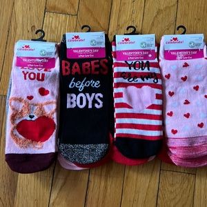 12 pairs Way To Celebrate Valentine’s Ladies Low Cut Socks 4-10 New Hearts